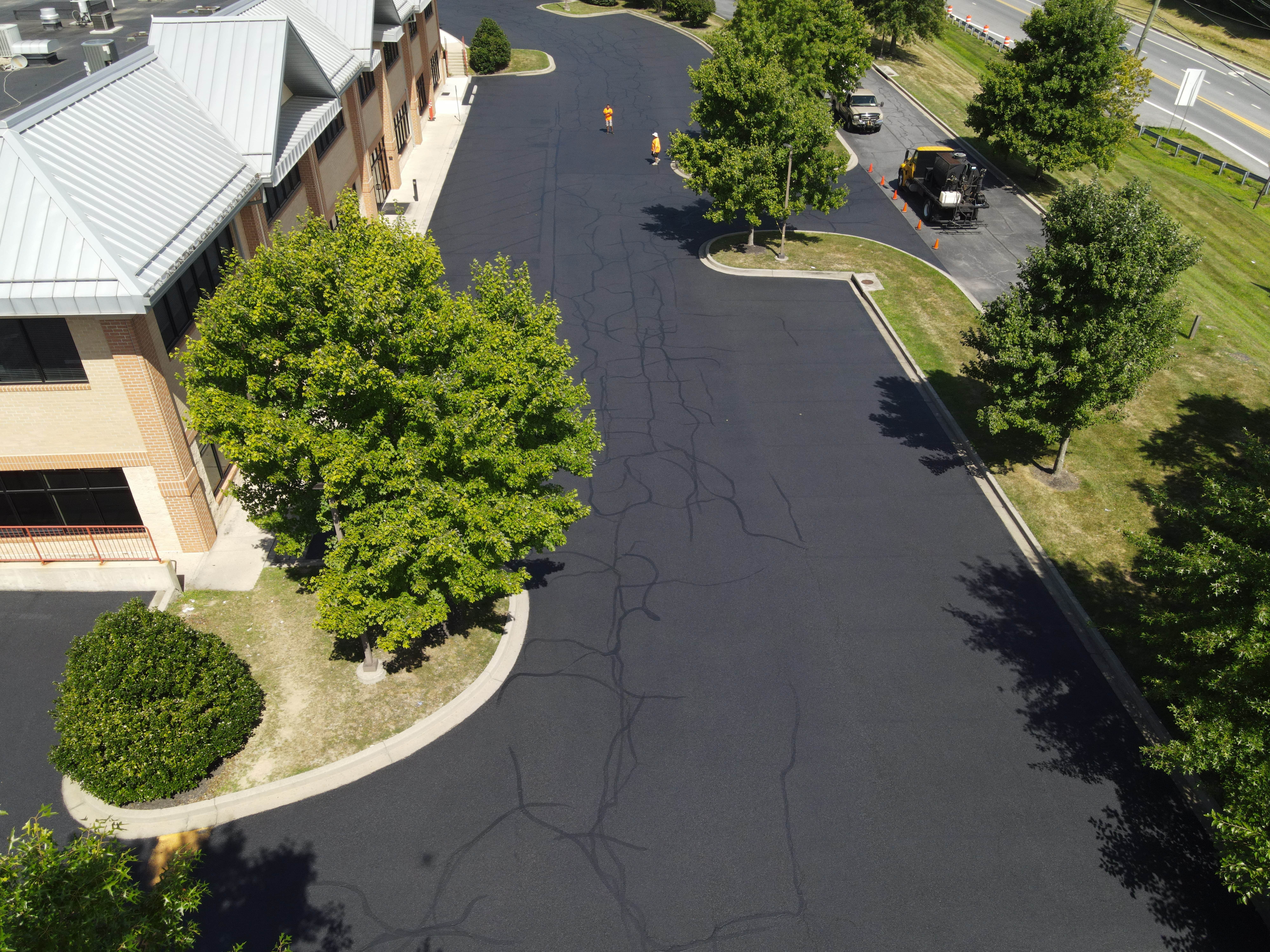 commercial asphalt sealcoating